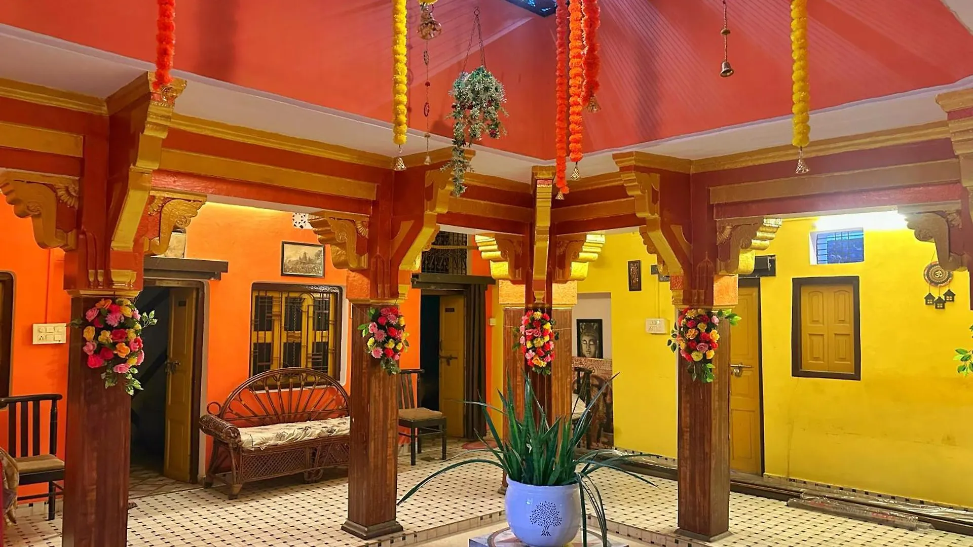 Apartment Home Stay Suraj Inn Varanasi
