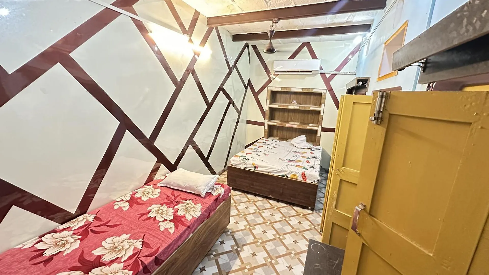 Home Stay Suraj Inn Varanasi 0*,  India
